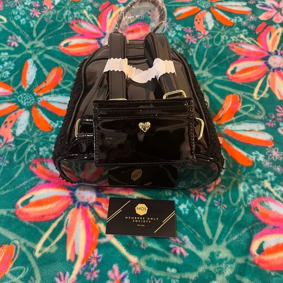 🐑 Juicy Couture Black Mini Sherpa Backpack w/ Patent Leather Cardholder - Picture 3 of 5